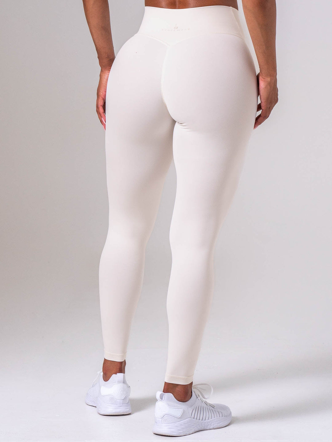 NKD Cross Over Invisible Scrunch Leggings - Cold Foam