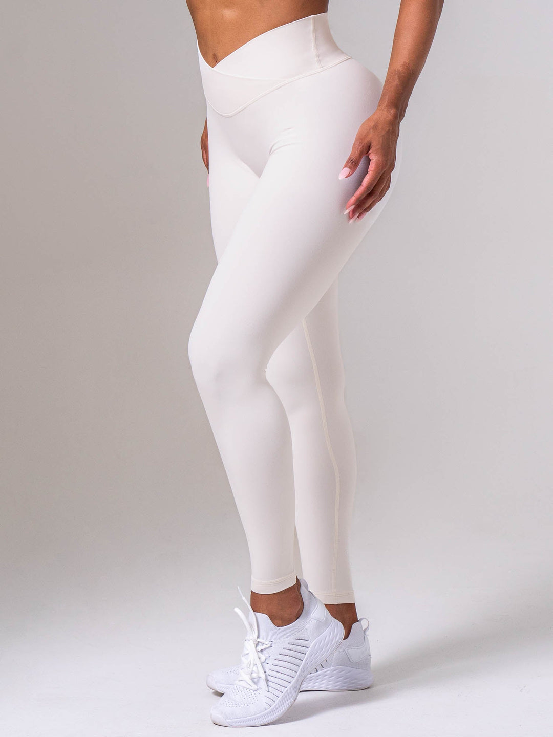 NKD Cross Over Invisible Scrunch Leggings - Cold Foam