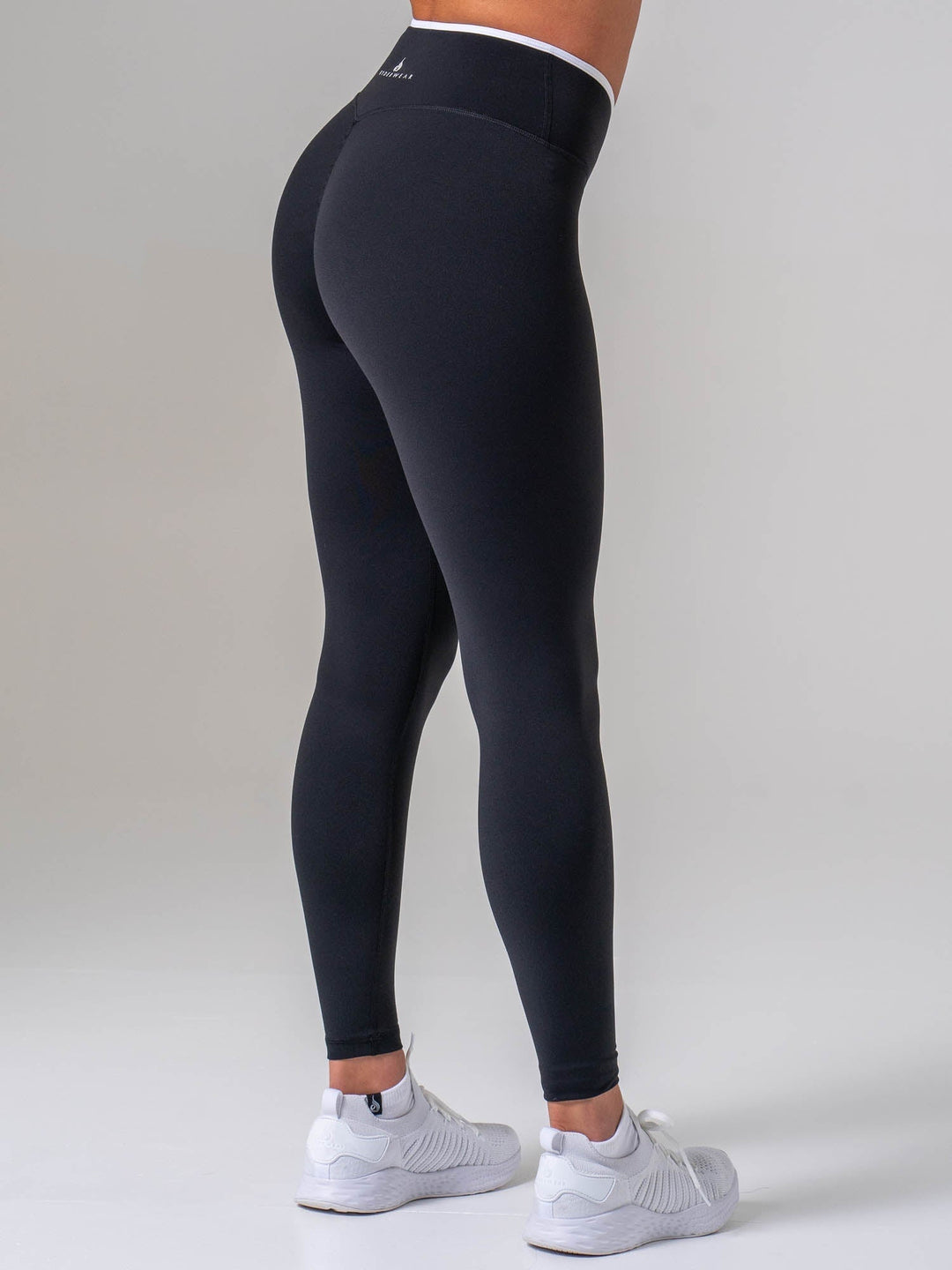 NKD Cross Over Contrast Invisible Scrunch Leggings - Black/white Clothing Ryderwear 