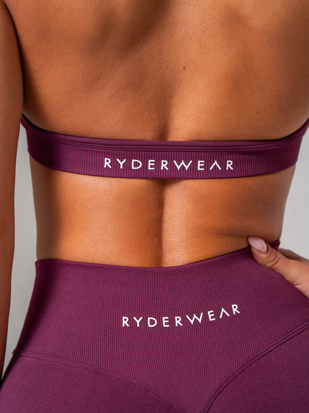 Sculpt Seamless Halter Bra - Cola Clothing Ryderwear 