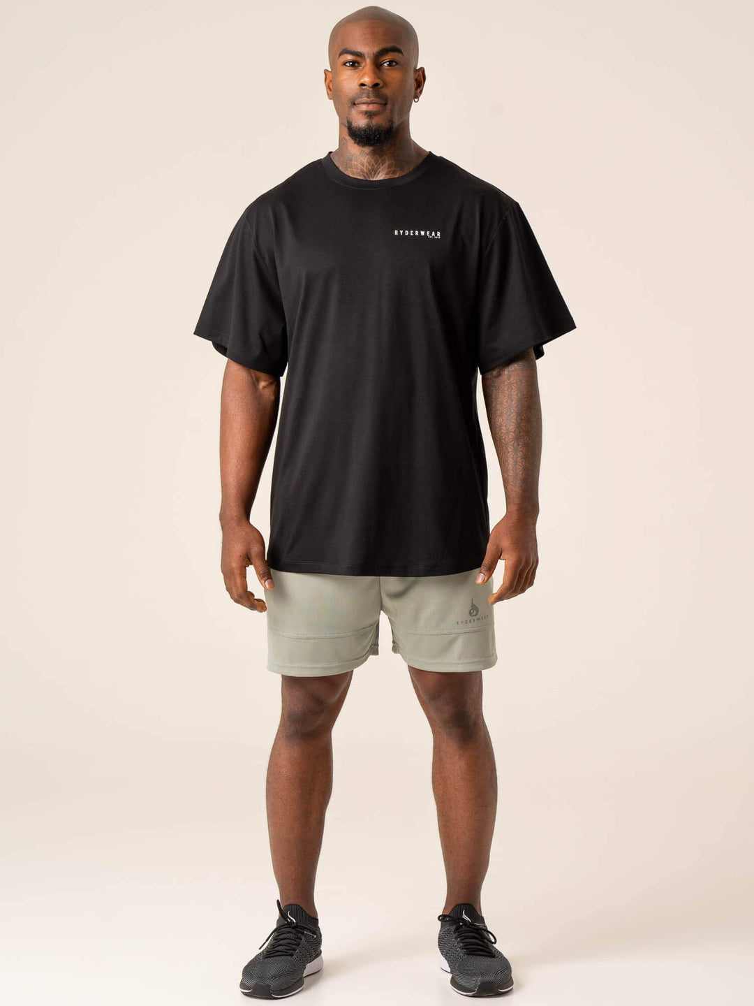 Advance Oversized T-Shirt - Black Clothing Ryderwear 