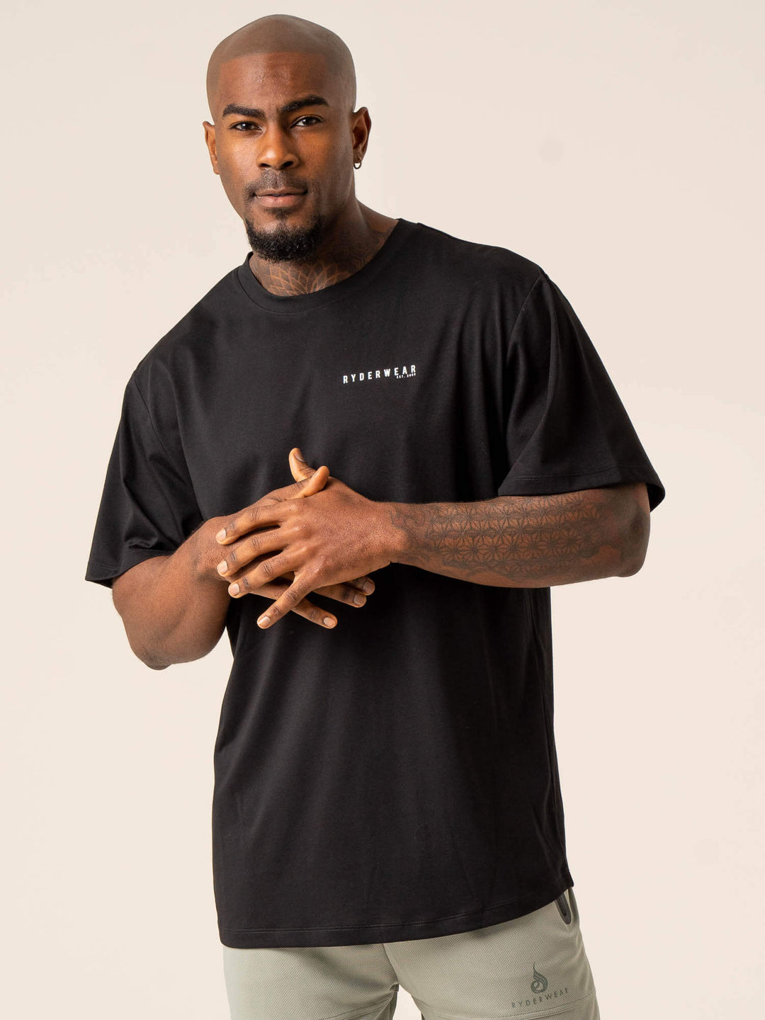 Advance Oversized T-Shirt - Black Clothing Ryderwear 