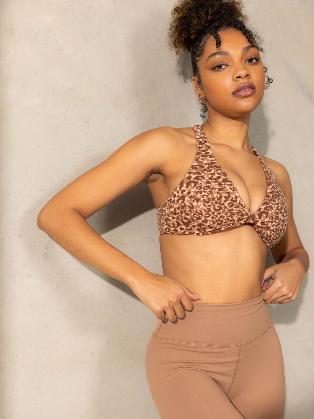 Momentum Twist Sports Bra - Mocha Leopard Clothing Ryderwear 