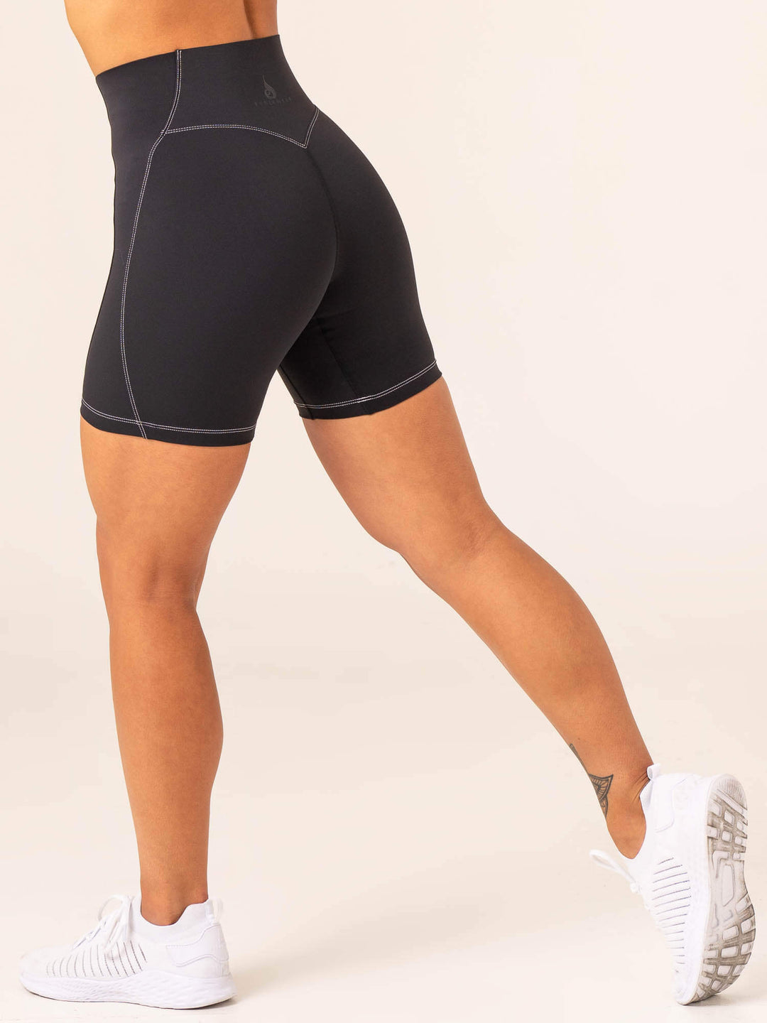 Stride Scrunch Bum Shorts - Black Clothing Ryderwear 